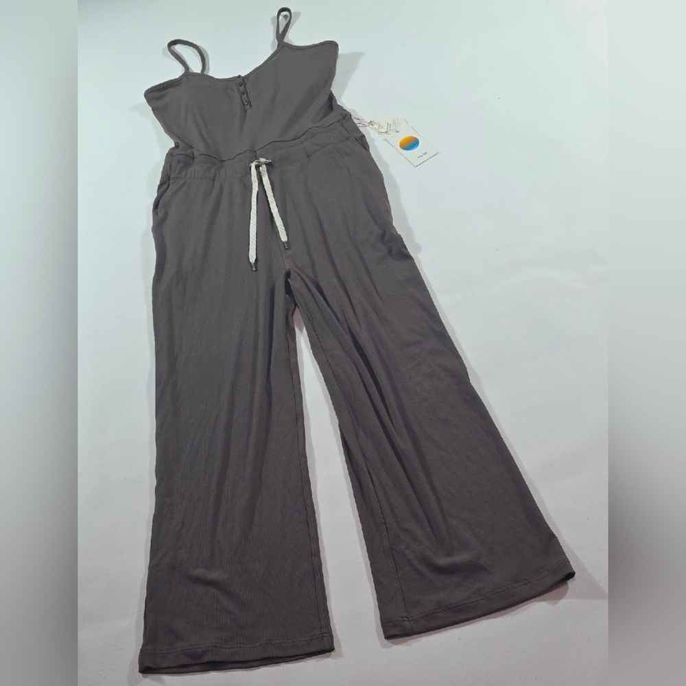 NWT Women's Vuori "Pose Henley Jumpsuit" in Chocolate color. Size Large
